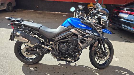 TRIUMPH TIGER 800 XRX TRIUMPH TIGER 800 XRX
